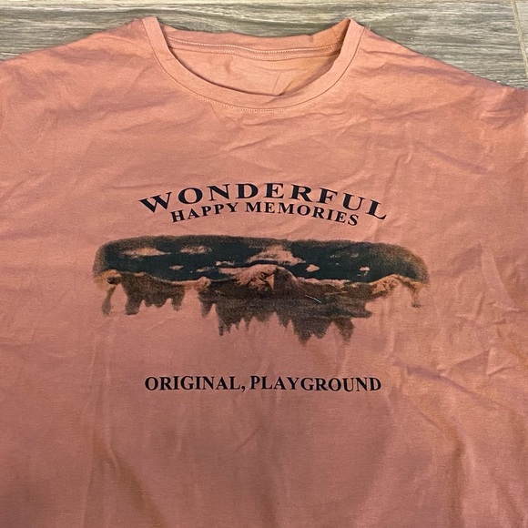 Oversized Graphic Tee - Picture 2 of 3